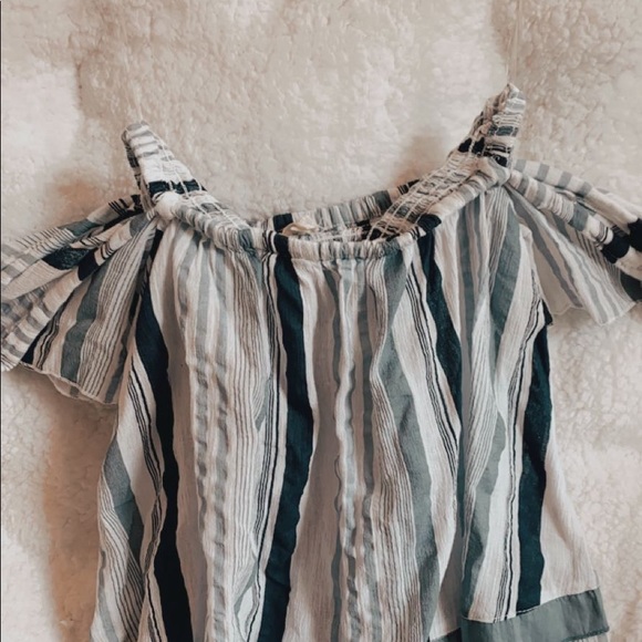 off the shoulder float blouse - Picture 3 of 4